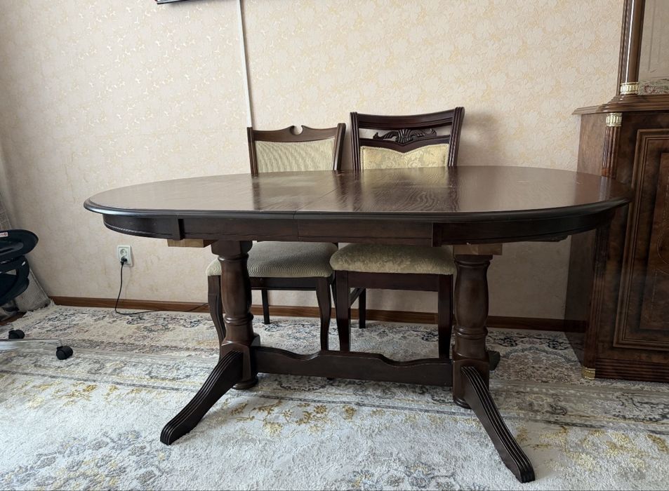 Продам стол раздвижной на 3м