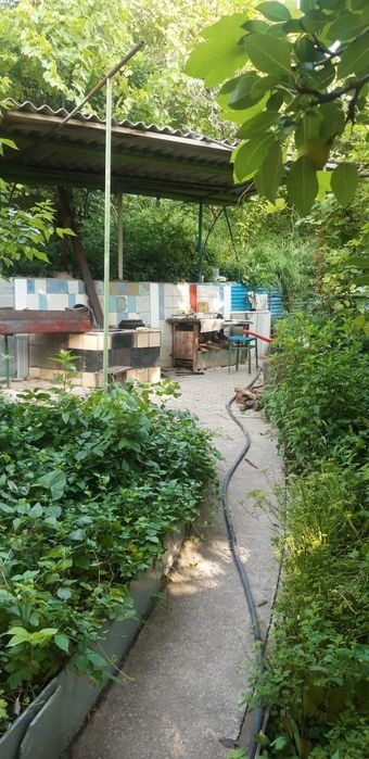 Продаётся дача 6 соток в ЧАРВАКЕ
Домик состоящи