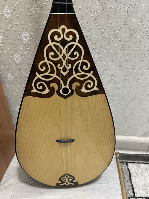 Продам домбыру новую