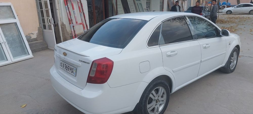 Lacetti 1.8 mator 2  padedsya  sotiladi 2kruk yurgan