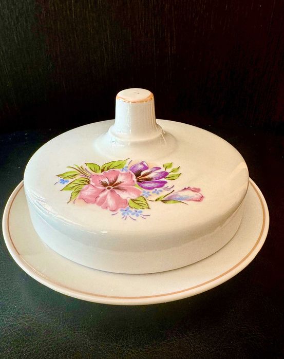Масленка фарфор с цветочным принтом Дулево