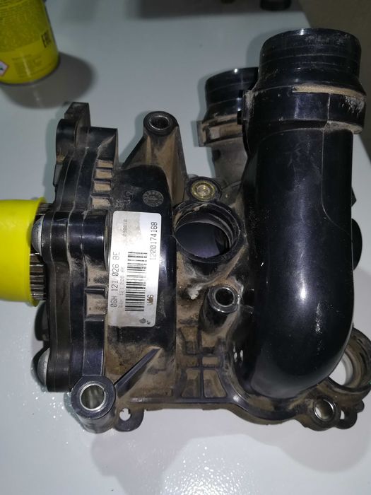 ПРОМОЦИЯ!!! -63% Водна помпа VW Passat B6 с пластмасов корпус + темпер
