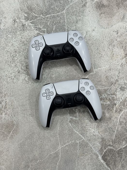 Джойстик за PS5 бял