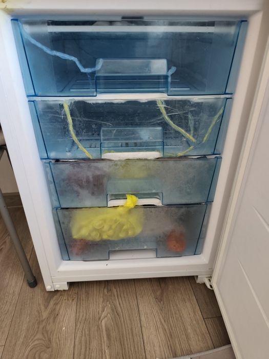 Продам морозильную камеру