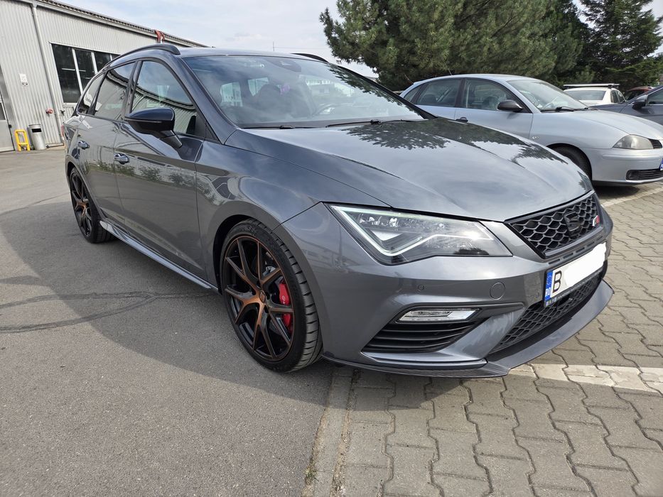 SEAT Leon CUPRA 300 Carbon Edition