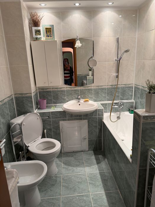 Închiriere apartament 3 camere