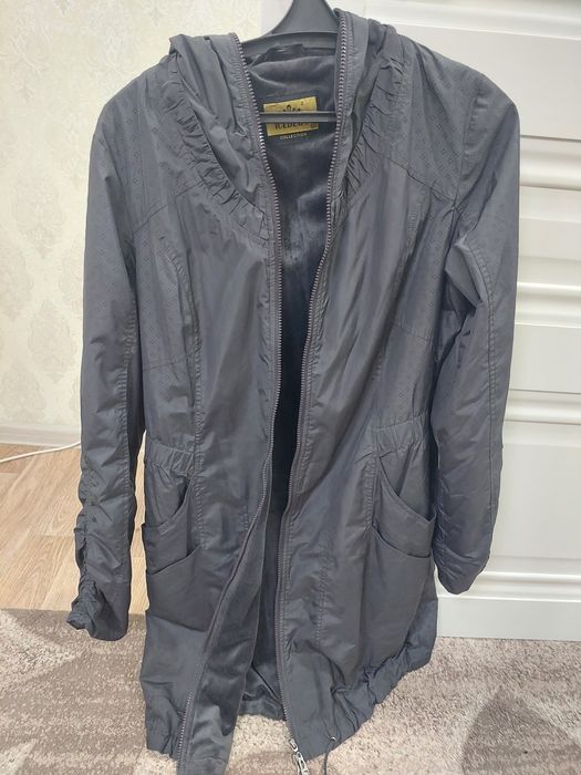 Продам женские куртки