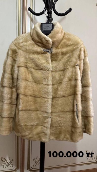 Продам зимние куртки