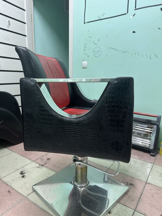 Пракикмахерская кресло