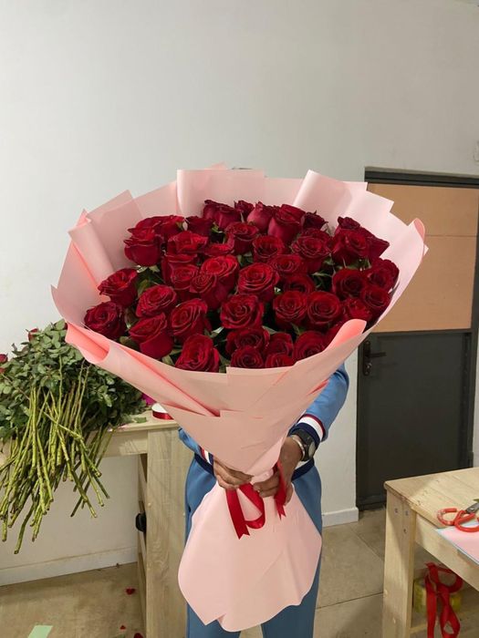 Розы  красные по акций . Астана