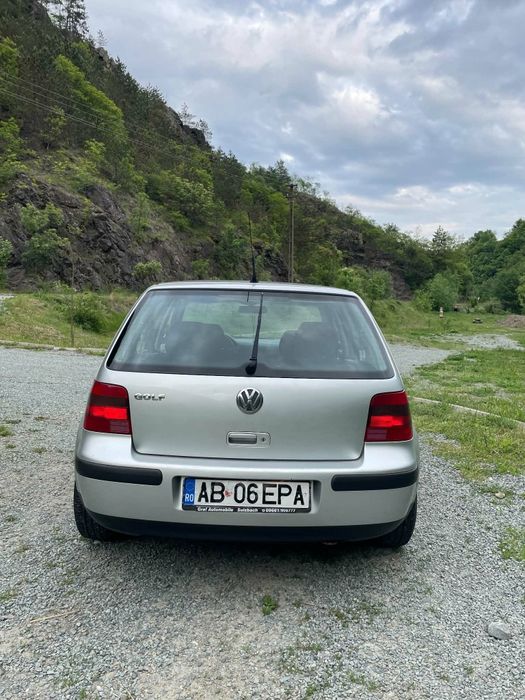 Vând Golf 4 1.4 benzina
