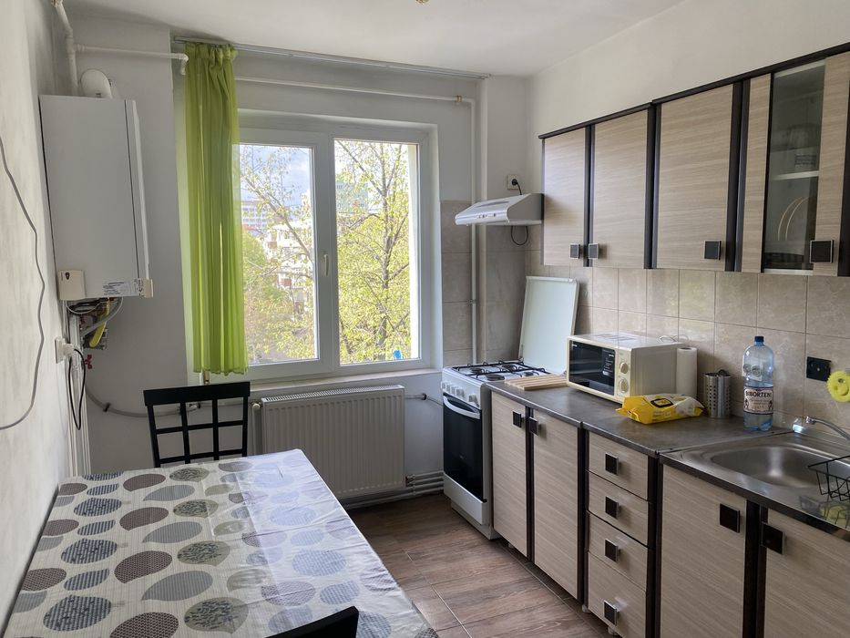 Ofer spre inchiriere apartament 2 camere,direct proprietar la 5 min. de Iulius Mall.