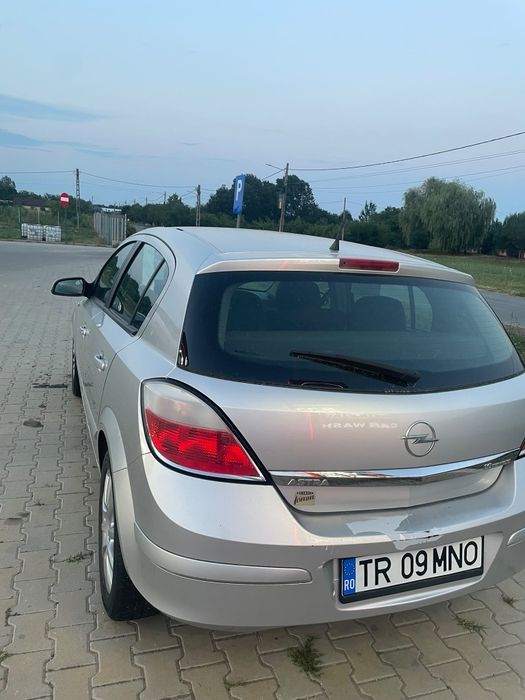 Vând Opel Astra H