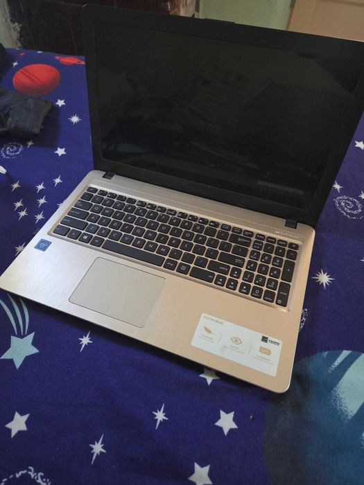 Laptop Asus VivoBook