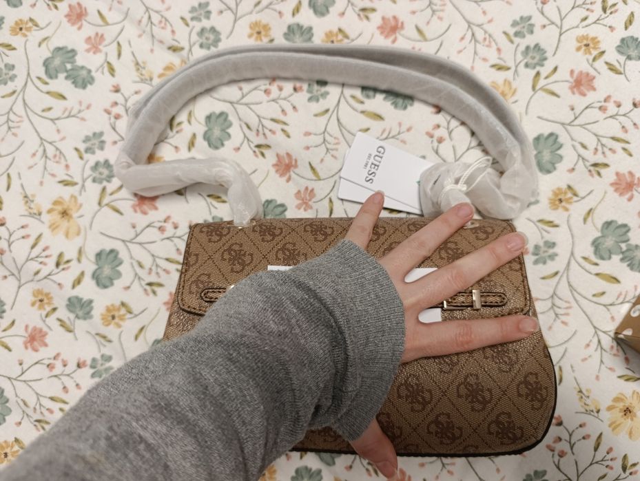 Guess Katya нова чанта