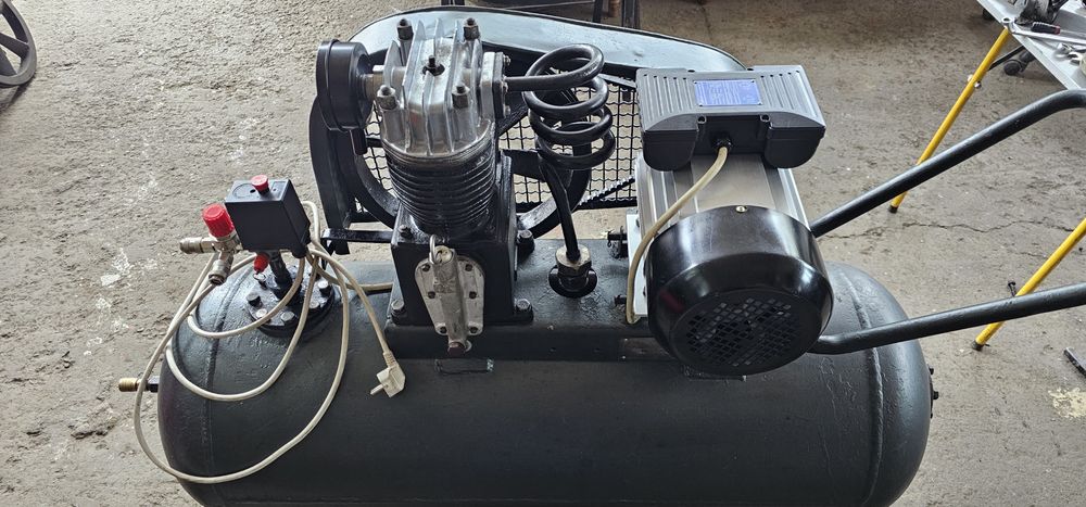 Compresor romănesc ECR 350 200 litri 380v si 220v