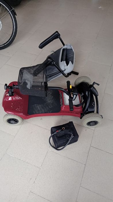 Carucior electric  persoane dizabilități