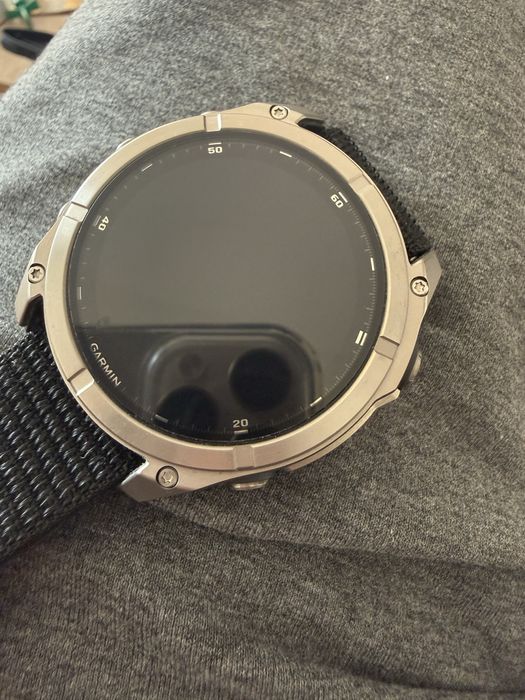 Garmin Fenix 8 AMOLED Sapphire Bare Titanium 51 mm
