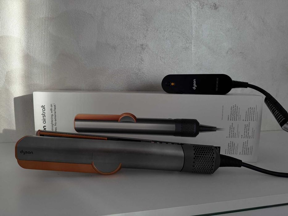 Dyson airstrait,aparat de întins parul