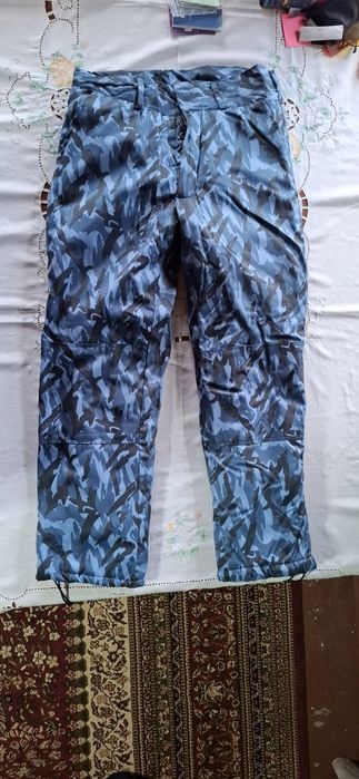 Камуфляж бушлат-шим сотилади. Продаётся комплект камуфляж бушлат-брюки