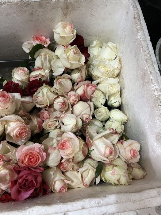 Gullar sotiladi 2500 somdan korzina