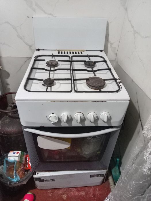 Продам газовую плиту