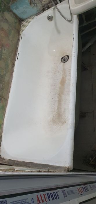 Чугун ванна сотилади