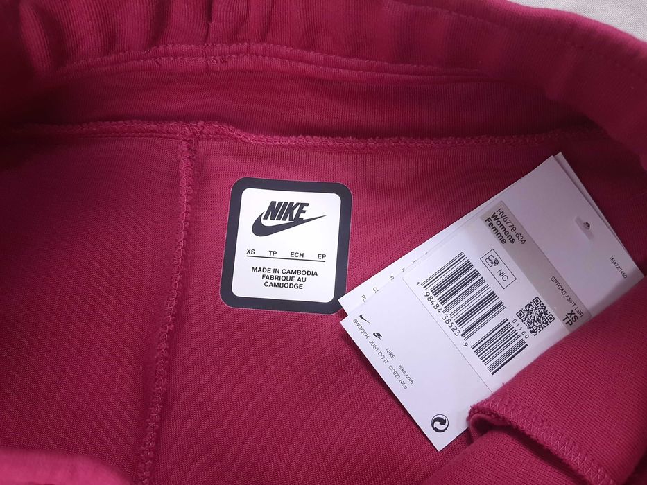 Nike Tech Fleece Jogger - Оригинално дамско долнище размер XS