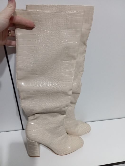 Pantofi noi de vanzare