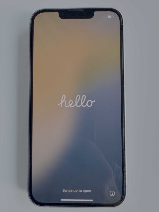 iPhone 16e, батерия 100%, като нов, бял