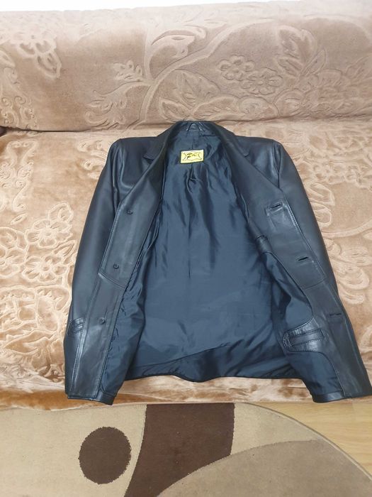 Geaca de piele noua
