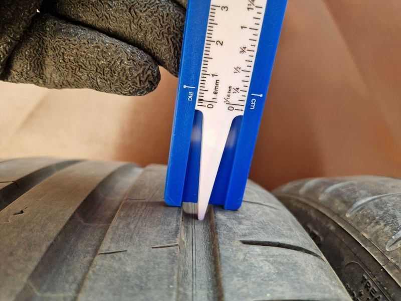 2 Michelin R18 205/40
летни гуми
DOT1918