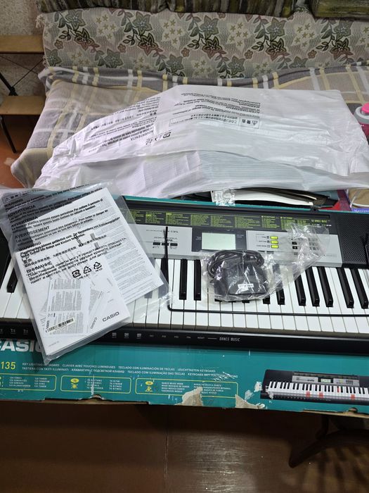 Продам пианино, новое, за 50000.