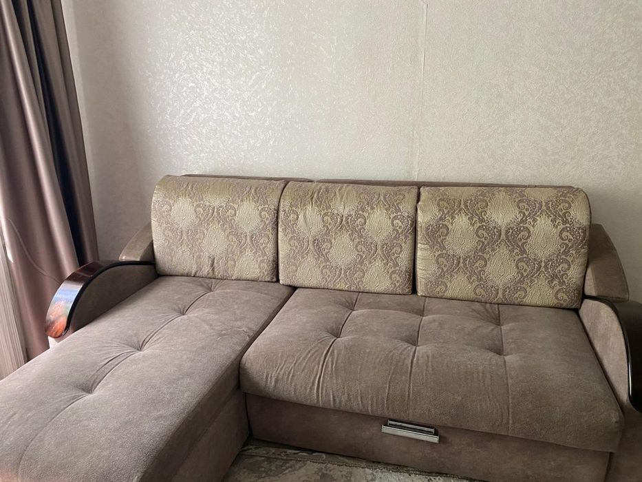 Продам диван в хорошем состоянии