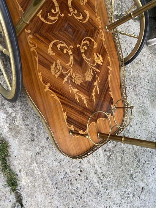 Френска маса за сервиране с интарзия