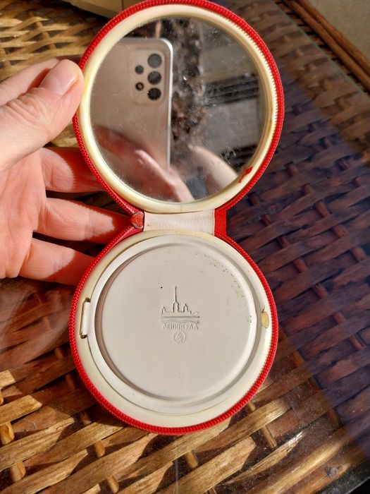 Стара пудриера - нова