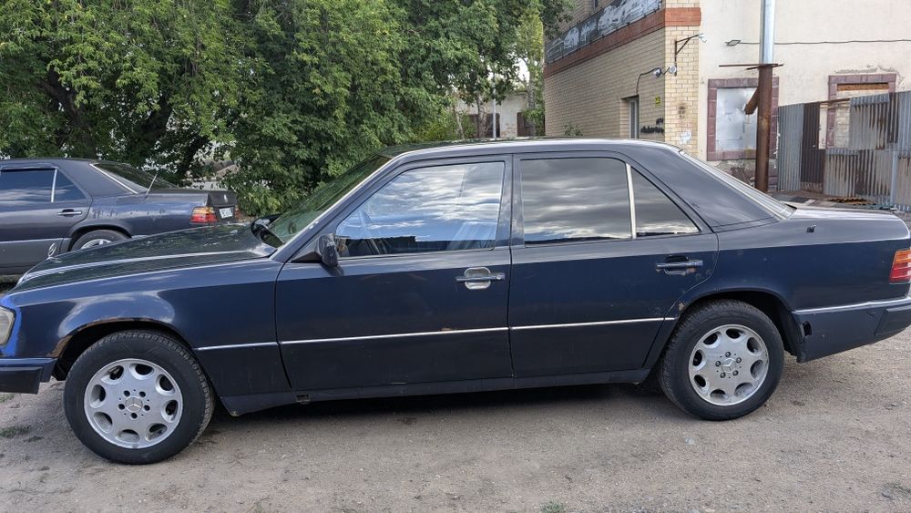 Mercedes Benz w124 m102