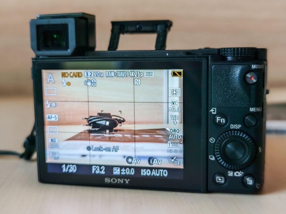 Sony RX100 Mark V [Комплект]