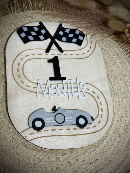 Дървена табелка с месеци