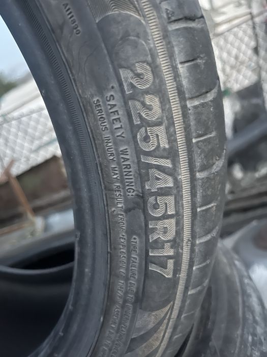 Продам 2 резины 225/45/17