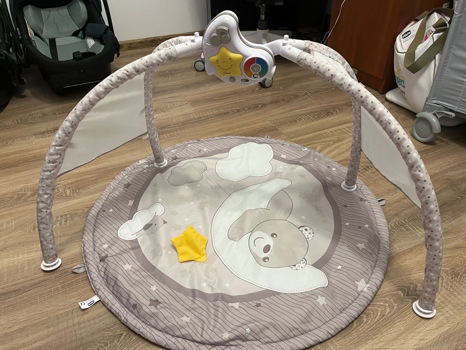 Cupola bebe muzica si lumini