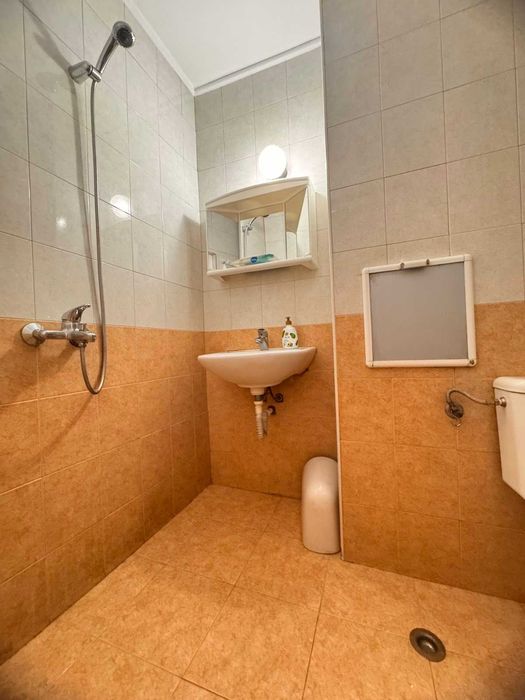 Дава се под наем Тристаен апартамент в Бургас, Славейков - 75 кв.м за 418.2 € - Снимка #8