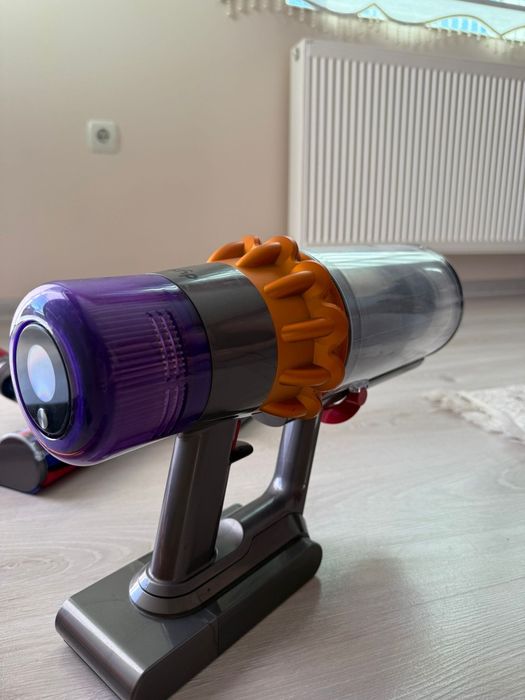 Dyson V15  detect