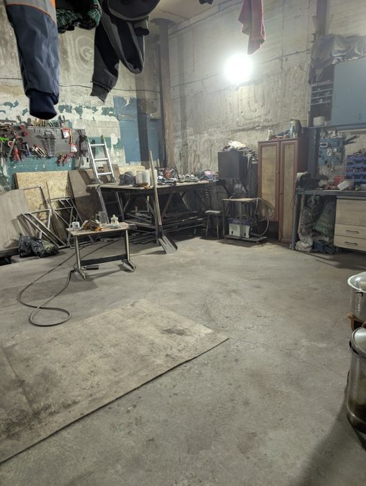 Продаётся большой гараж