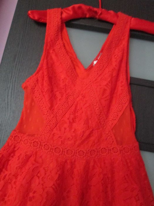 rochie dantela rosie superba 34