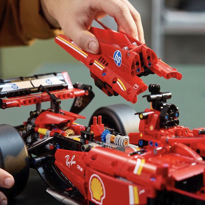 Конструктор Lego Ferrari SF-24 Formula 1 | 1361 деталей | Болид