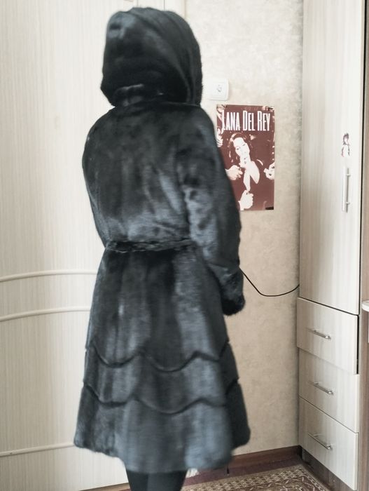 Продам норковую шубу