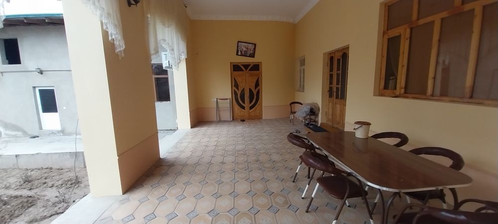 Yashashga tayyor hovli sotiladi hamma sharoitlari bor