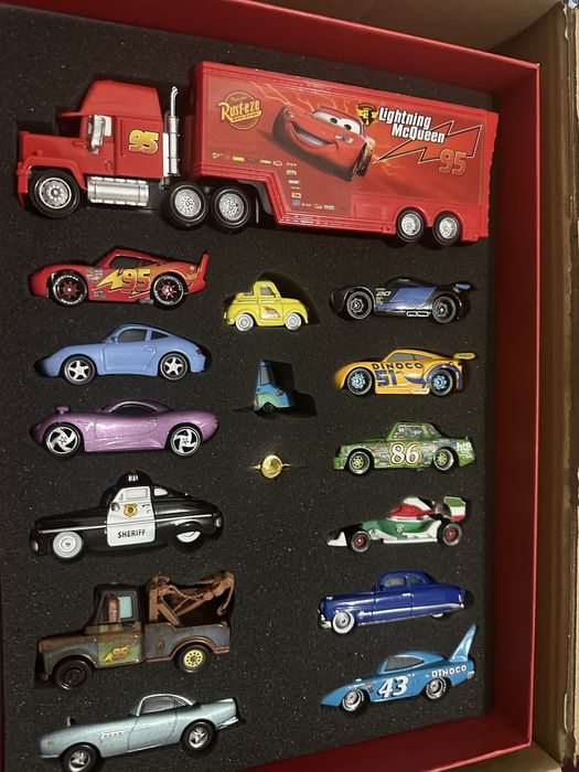 МолнияМакувинТачки