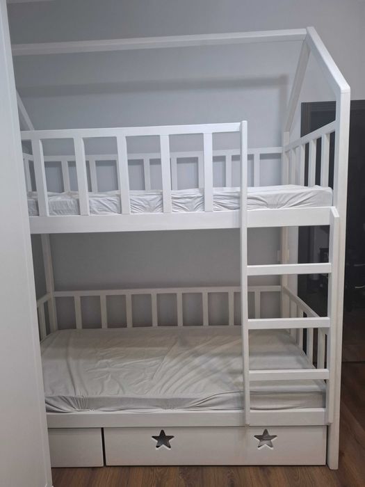 Двухъярустная кроватка
